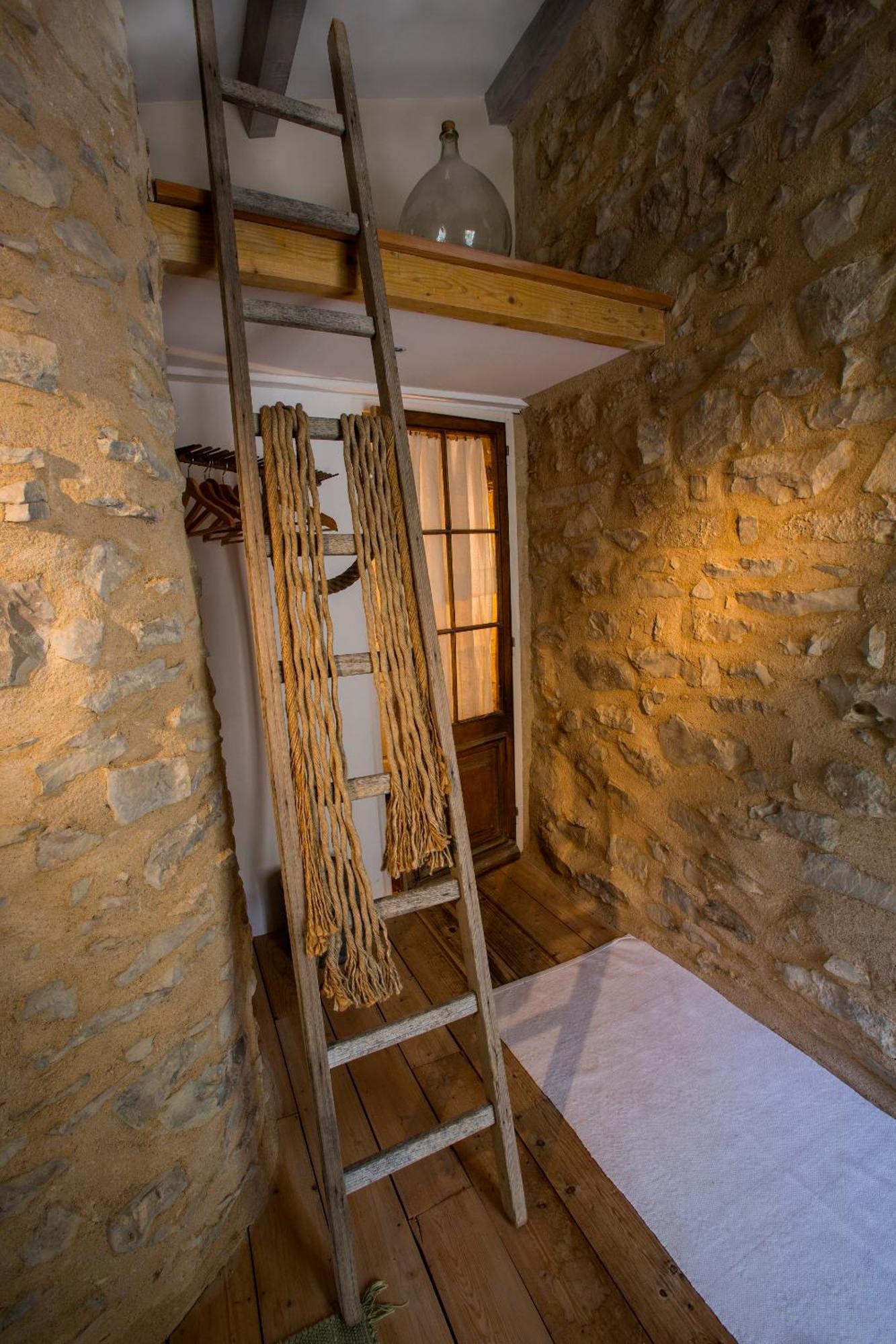 Bed and Breakfast Le Jas De Peguier Chateauneuf-Val-Saint-Donat Экстерьер фото